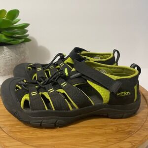 Keen Newport H2 Black Hiking Sandal Men’s 6 Green Outdoor Water Shoe Gorpcore